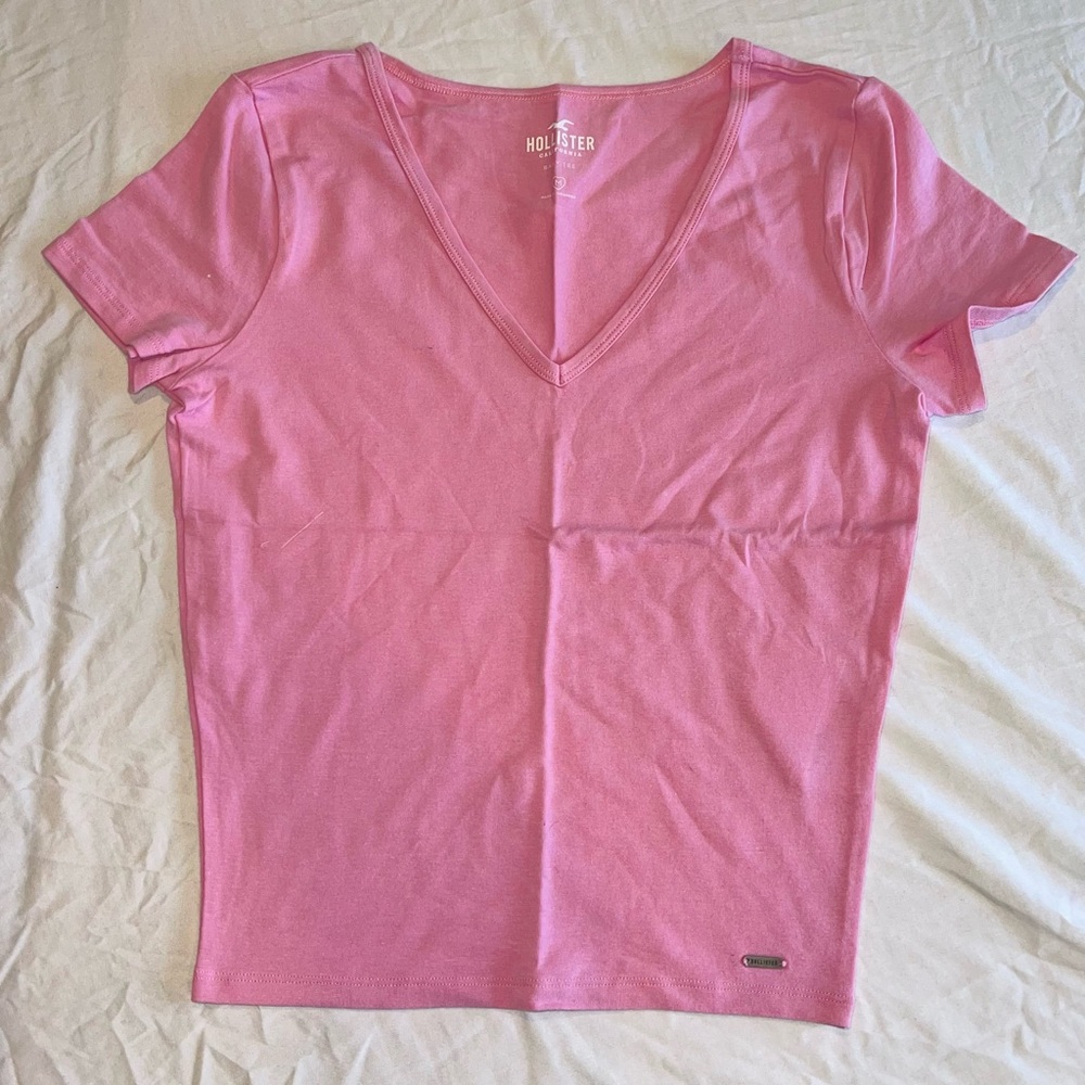 HOLLISTER NWOT Medium Pink Baby Tee